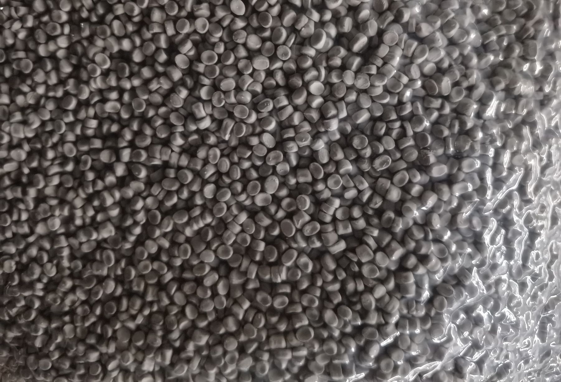 High-Water-Absorption-Defoaming-Masterbatch